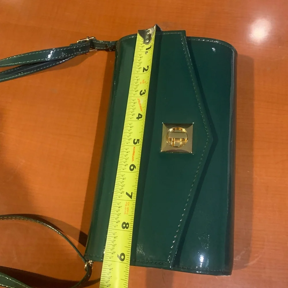 Chic Green Patent Leather Crossbody Bag with glossy , reflective finish. - Picture 2 of 7